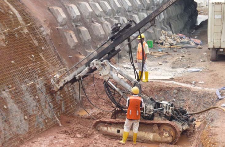 نیلینگ در ژئوتکنیک: تثبیت خاک با میخ‌های مهندسی